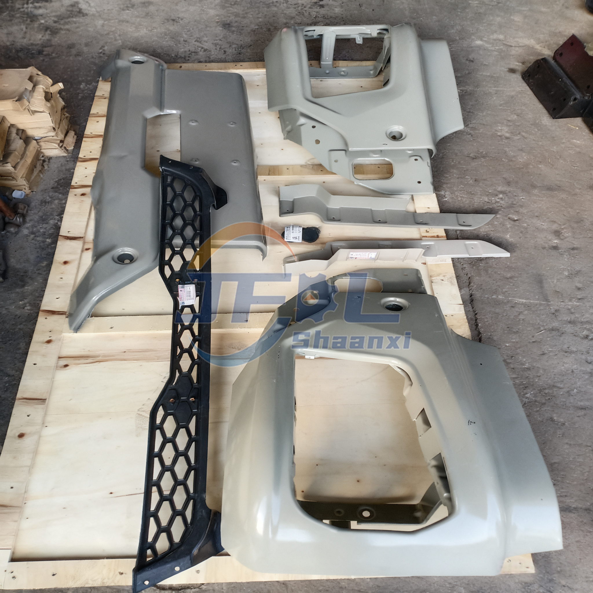 Conjunto de subconjunto de parachoques Shacman/modelo 2019/refrigerado ancho/malla ligera DZ97259624150 DZ97259624040 DZ97259624030 DZ97259624050 DZ97259624004 DZ97259624010 DZ97259624008 DZ97259624007