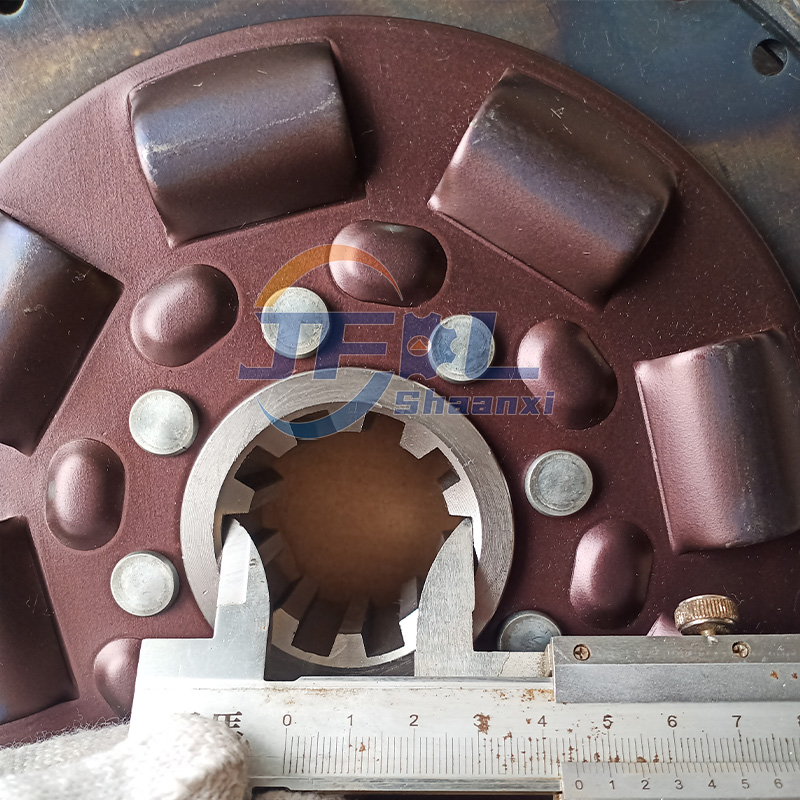 مصنع توريد SZ916000002 مجموعة قرص القابض لقطع غيار الشاحنات SHACMAN Delong F2000 F3000 X3000